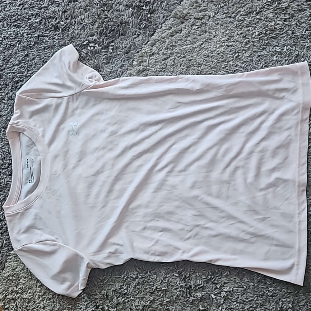 NWOT  underArmour shirt